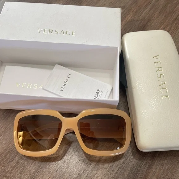 Versace Sunglasses NWOT - Picture 1 of 7